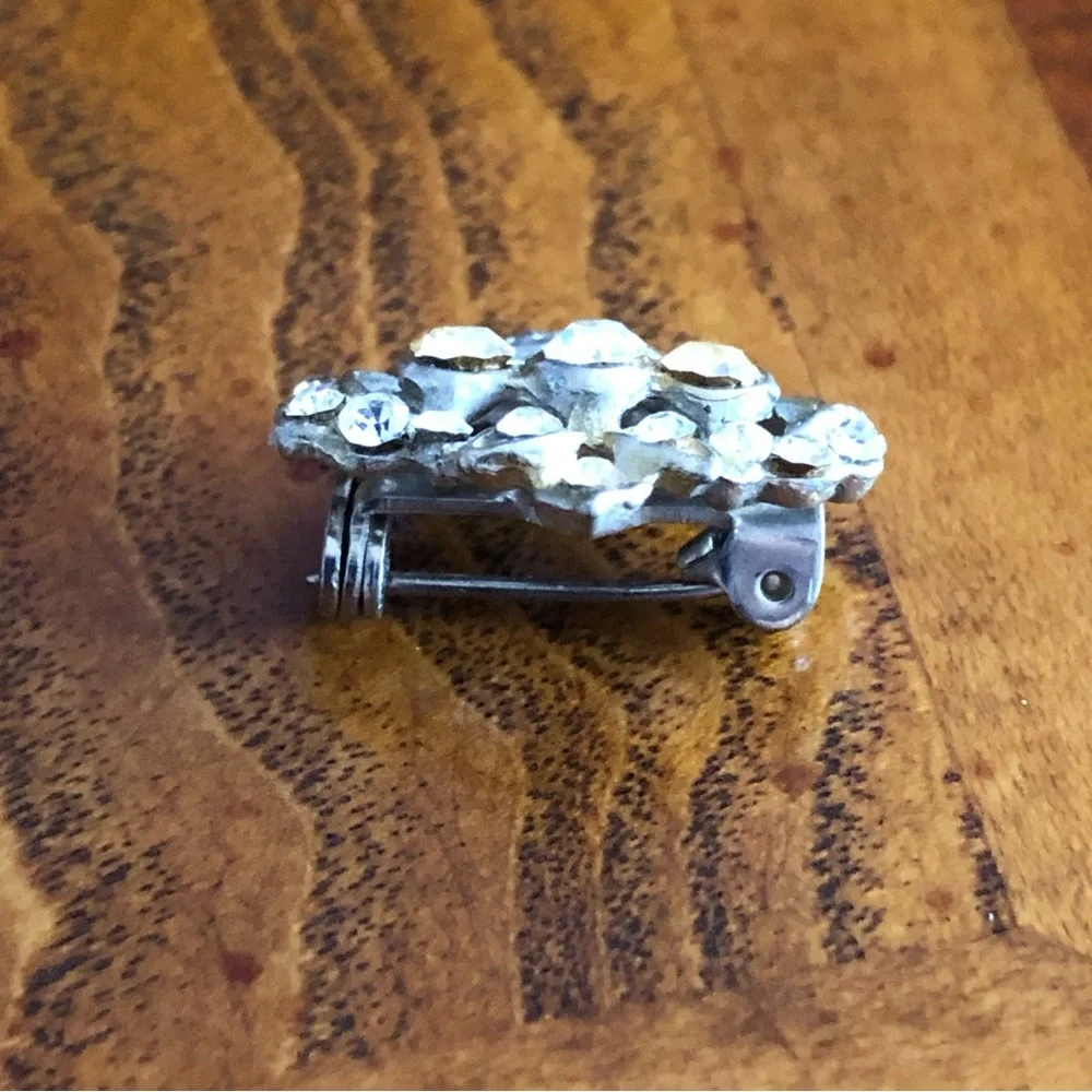 Vintage crown clear rhinestone silver metal mini pin brooch